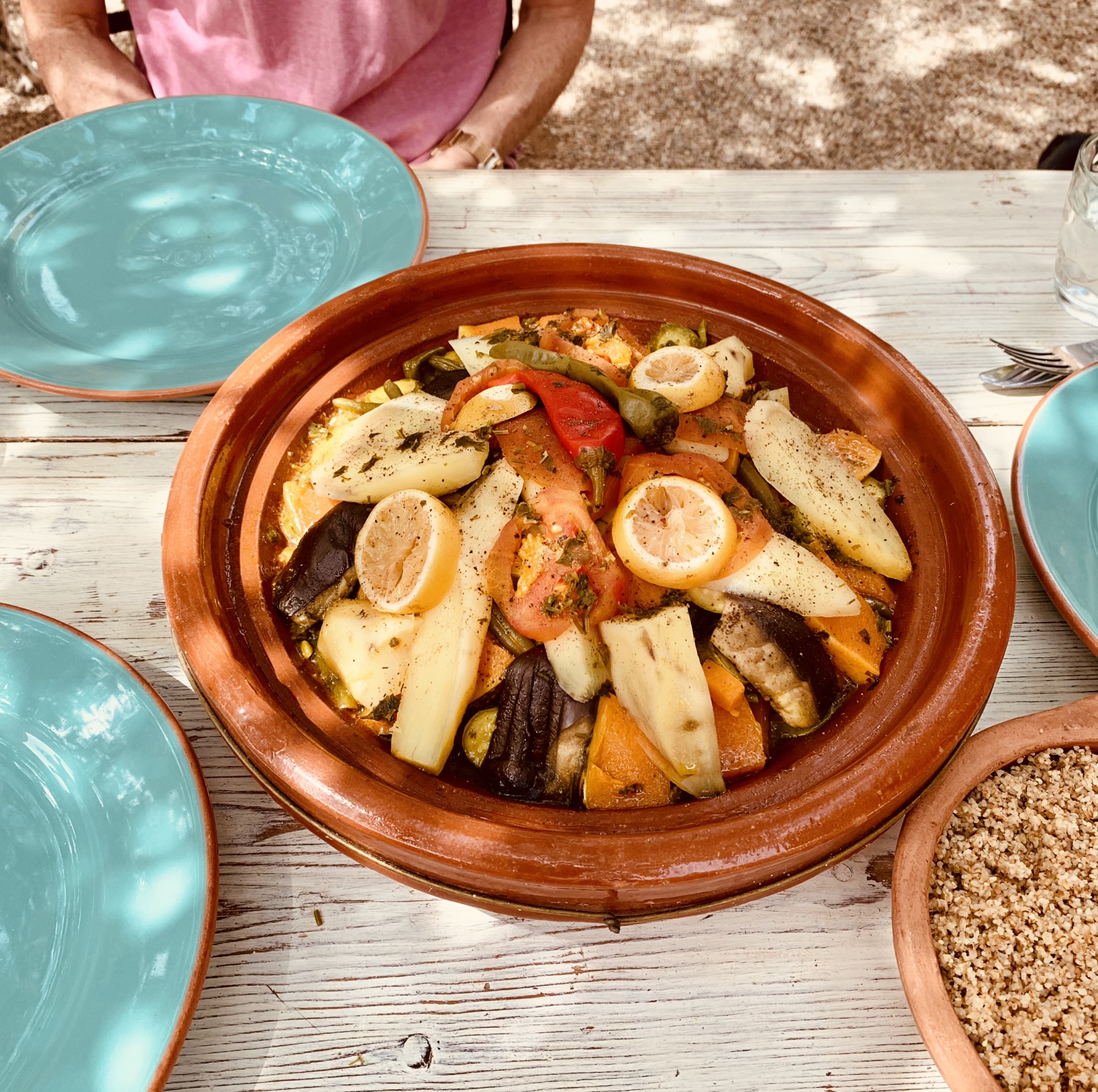 Fertige Tajine mit Ziegenfleisch